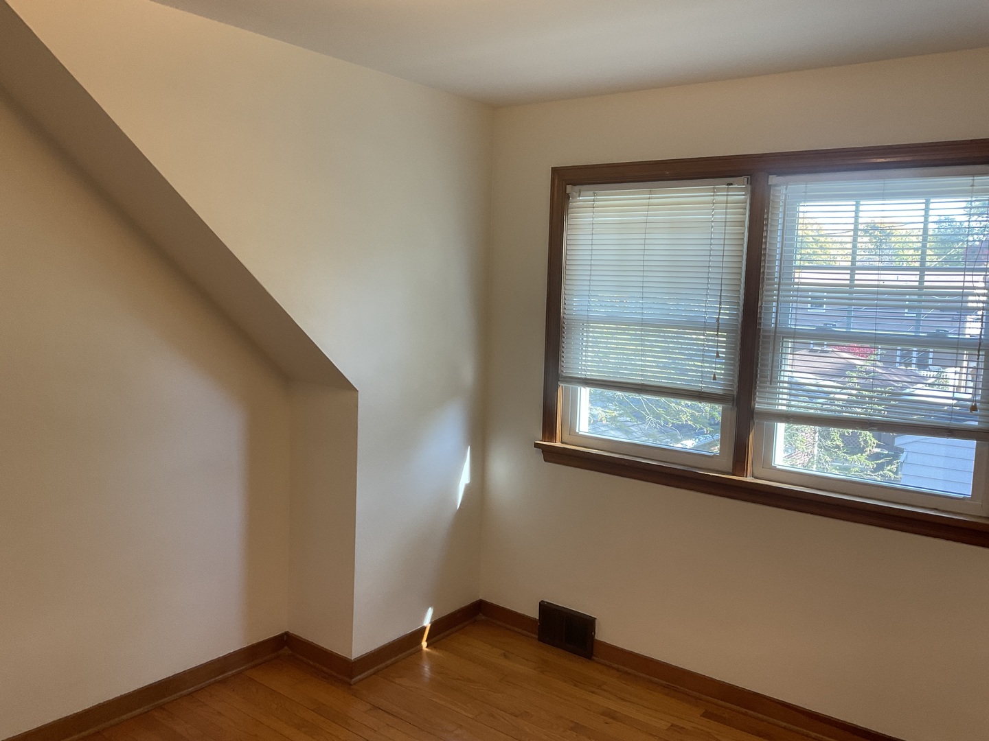 521 Anderson Boulevard Unit: UPPER