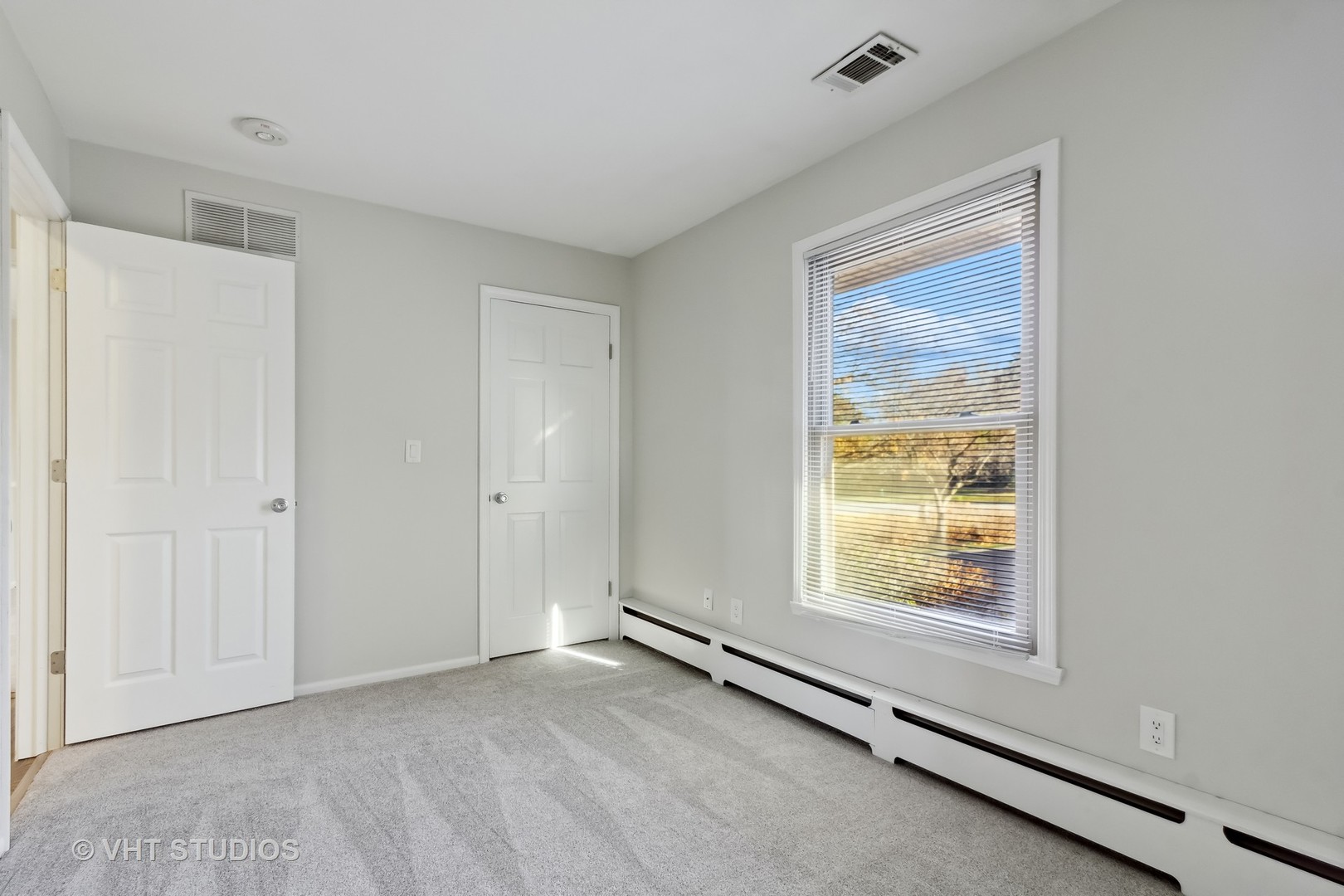 921 S Raddant Road
