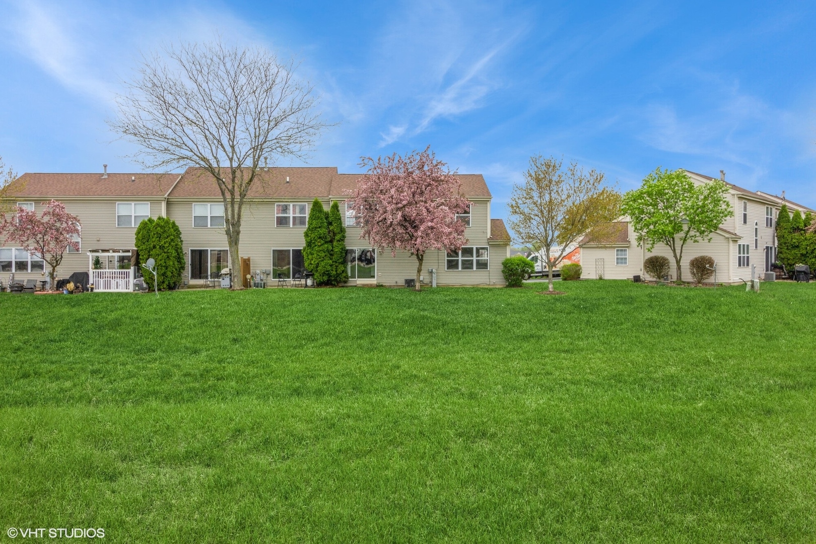 913 Village Court Unit: 913