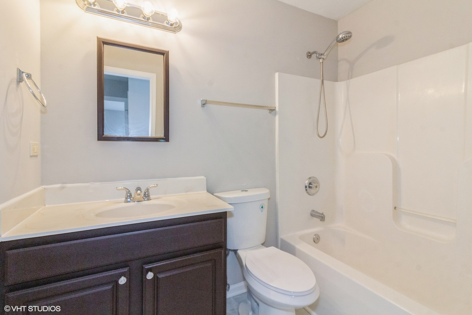 913 Village Court Unit: 913