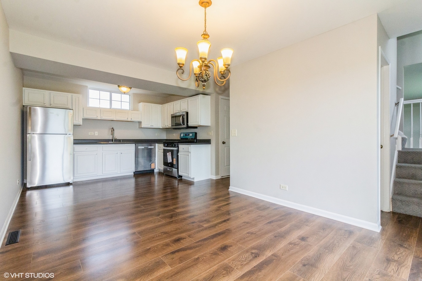 913 Village Court Unit: 913