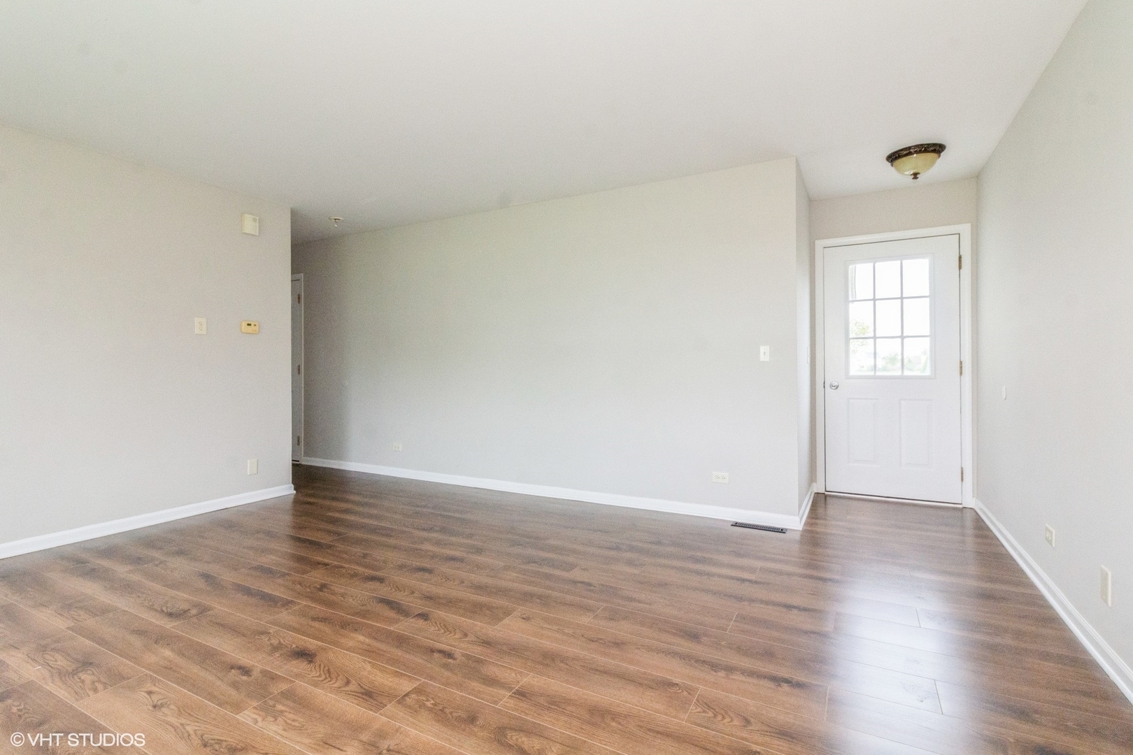 913 Village Court Unit: 913