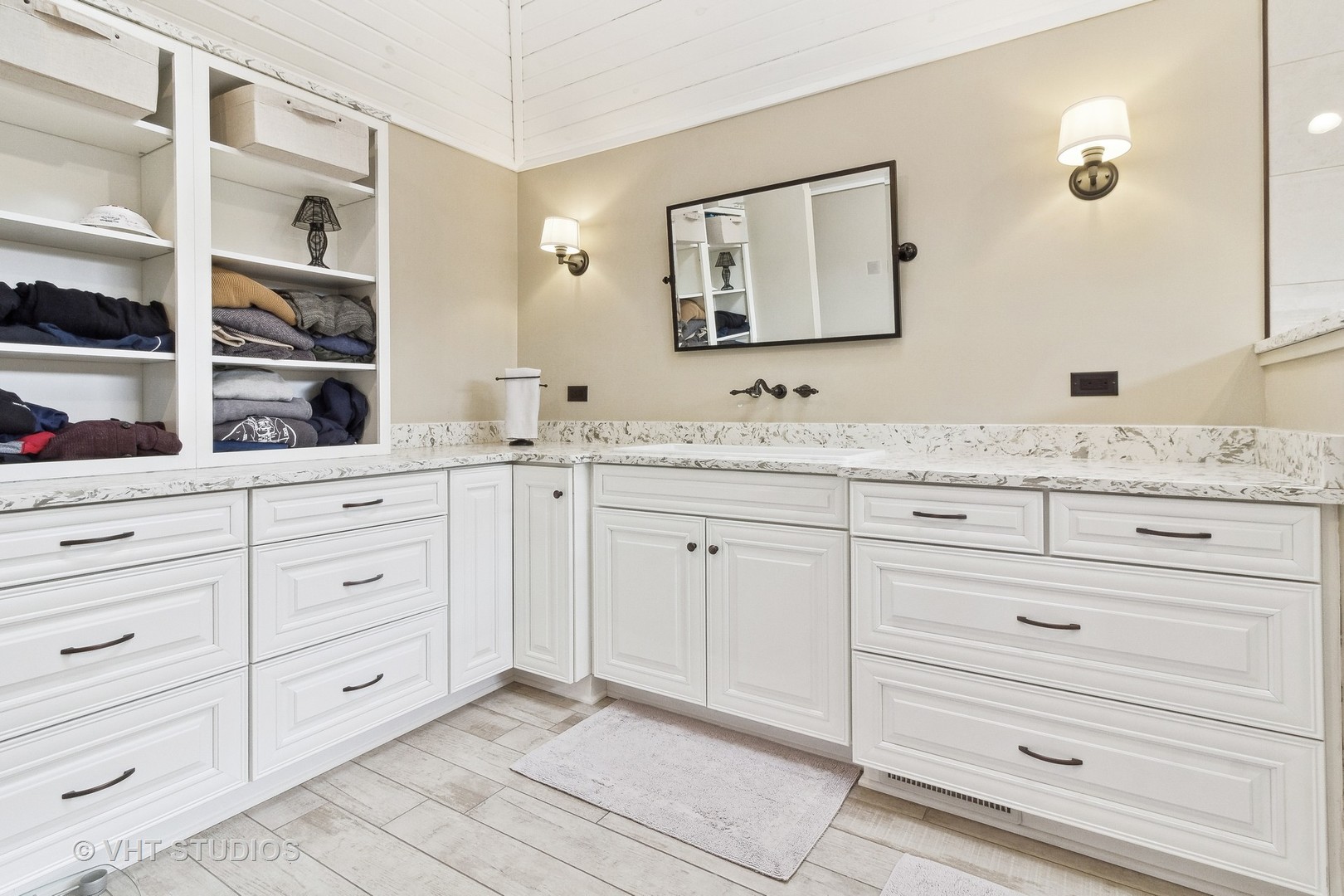 49W695 HINCKLEY Road