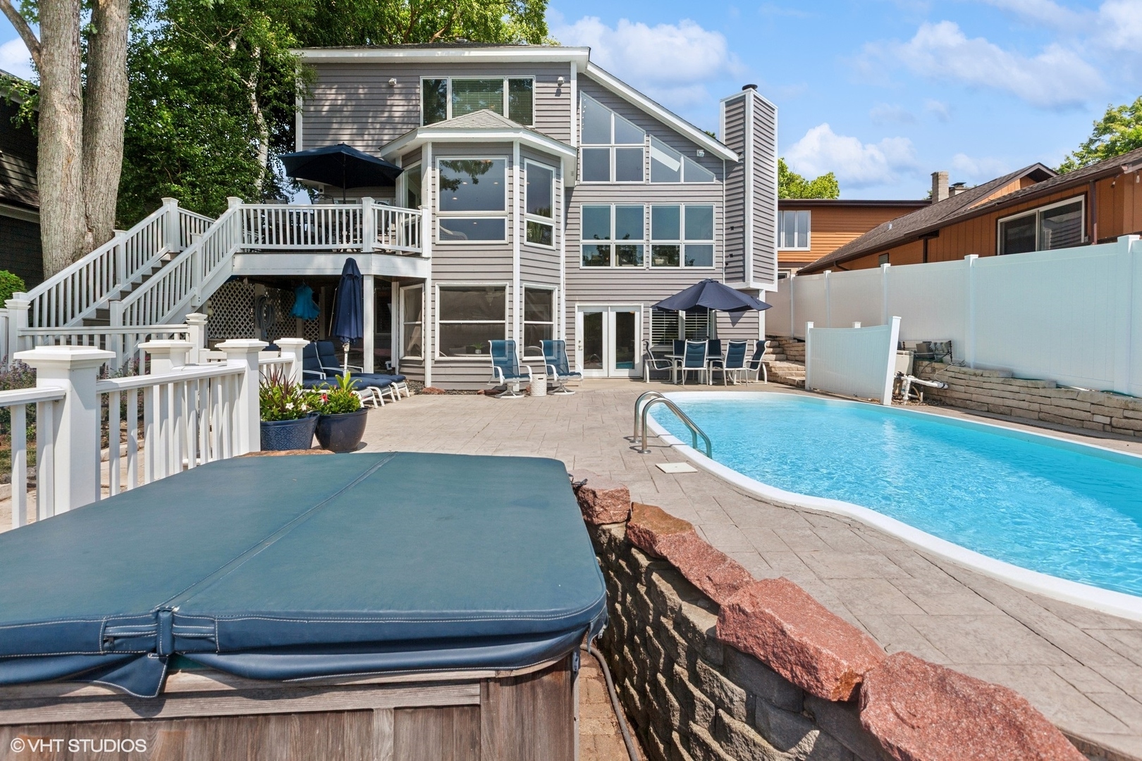 6N142 Riverside Drive