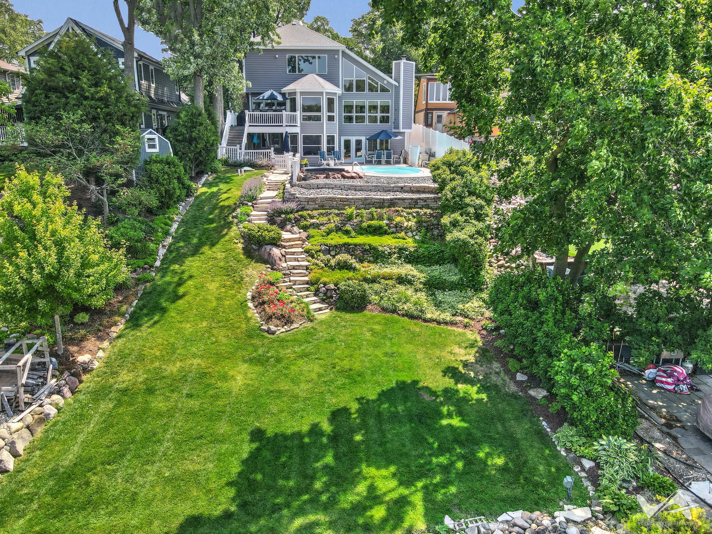 6N142 Riverside Drive