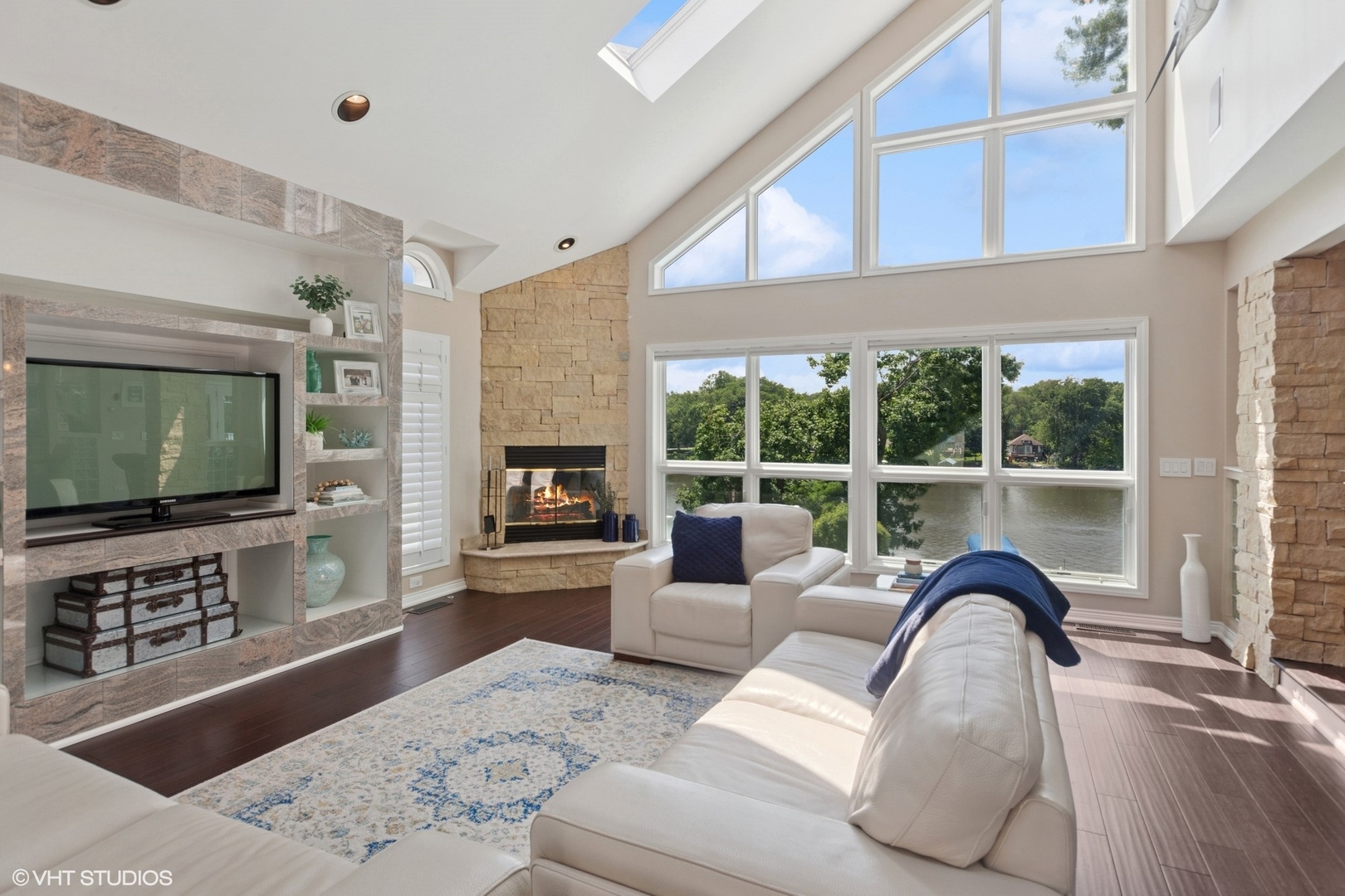 6N142 Riverside Drive