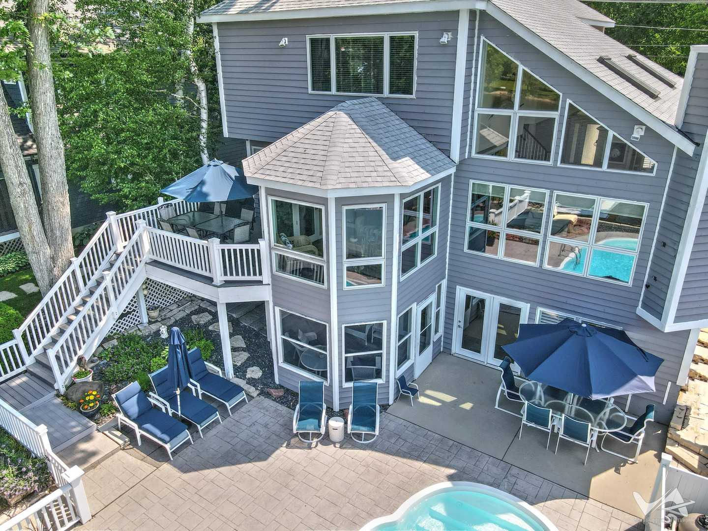 6N142 Riverside Drive