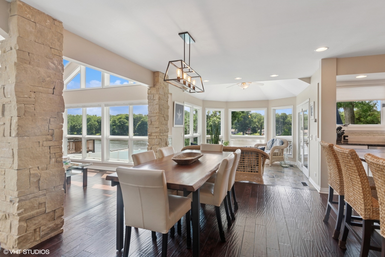 6N142 Riverside Drive