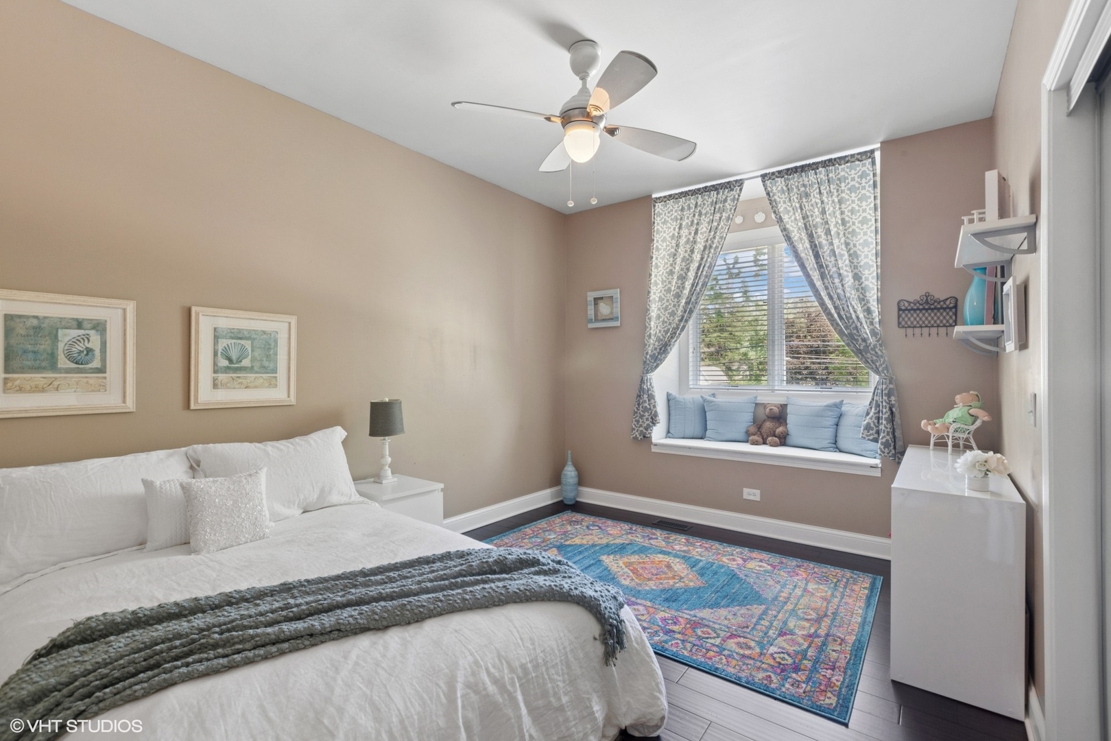 6N142 Riverside Drive