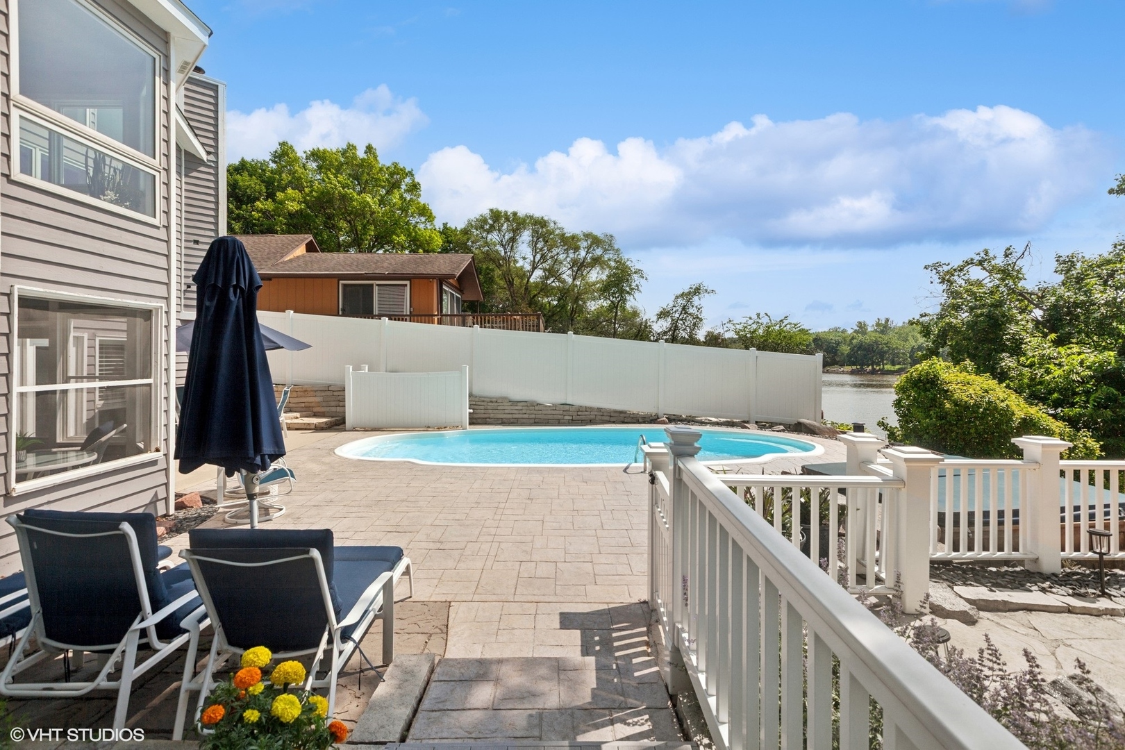 6N142 Riverside Drive