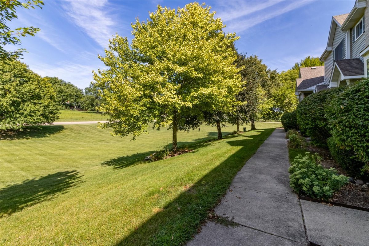 407 E Willow Street Unit: 407