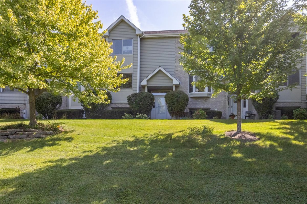 407 E Willow Street Unit: 407