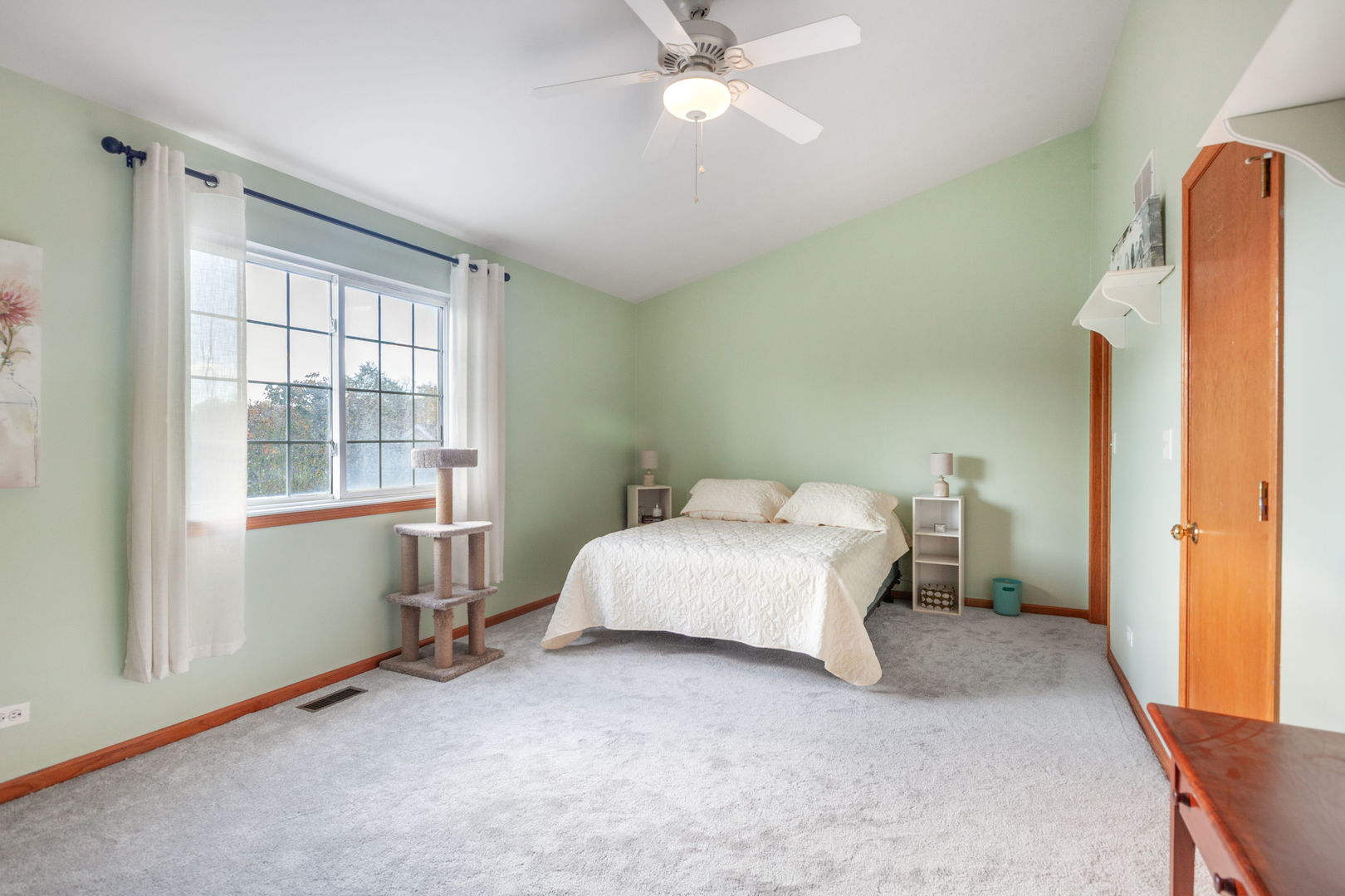 437 E Willow Street Unit: 437