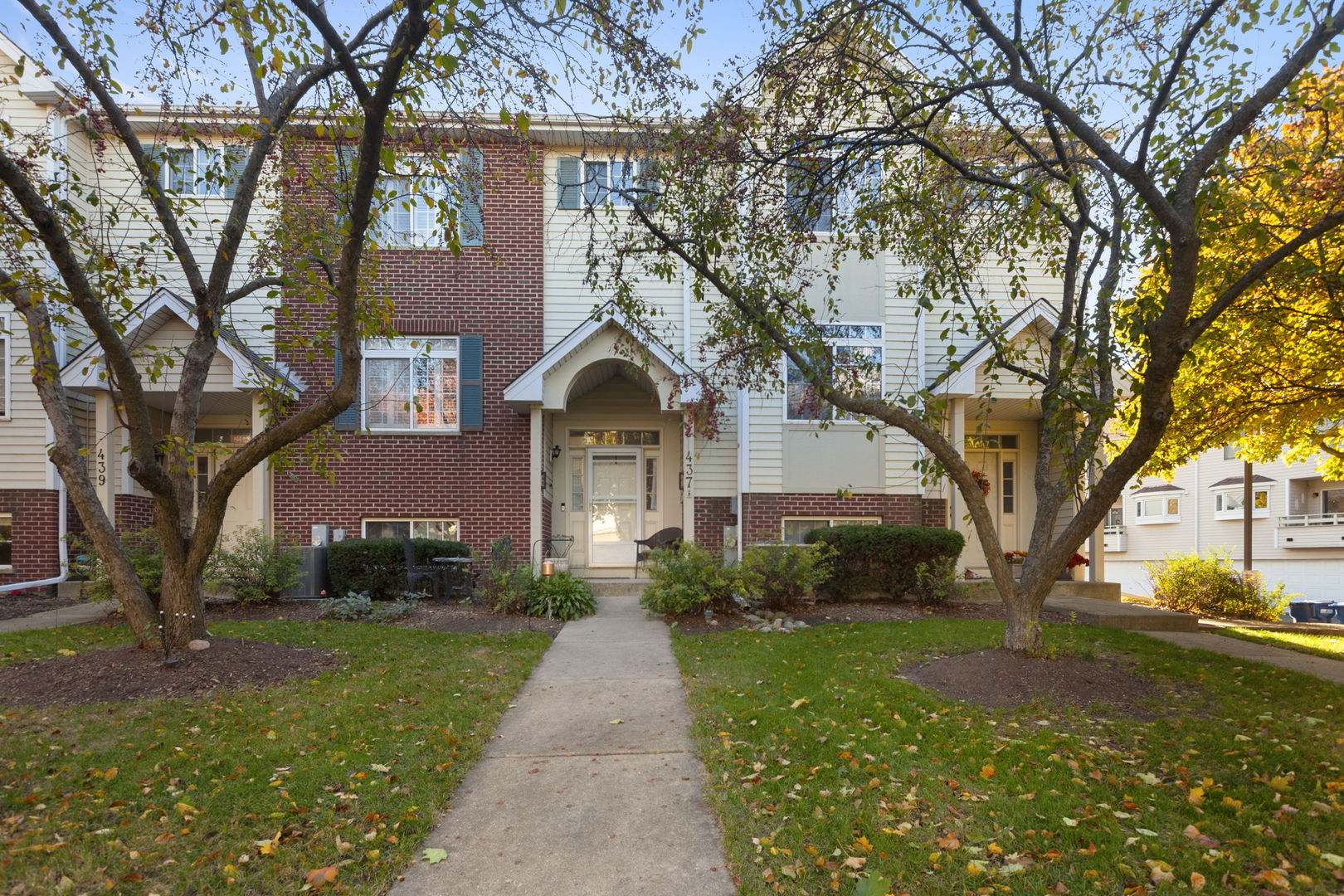 437 E Willow Street Unit: 437