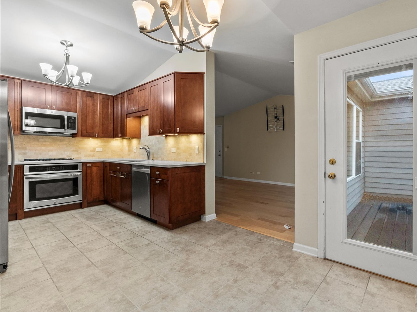 1106 Stratford Court Unit: C