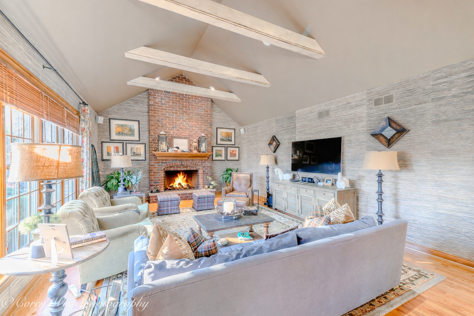 39W245 Pauley Square