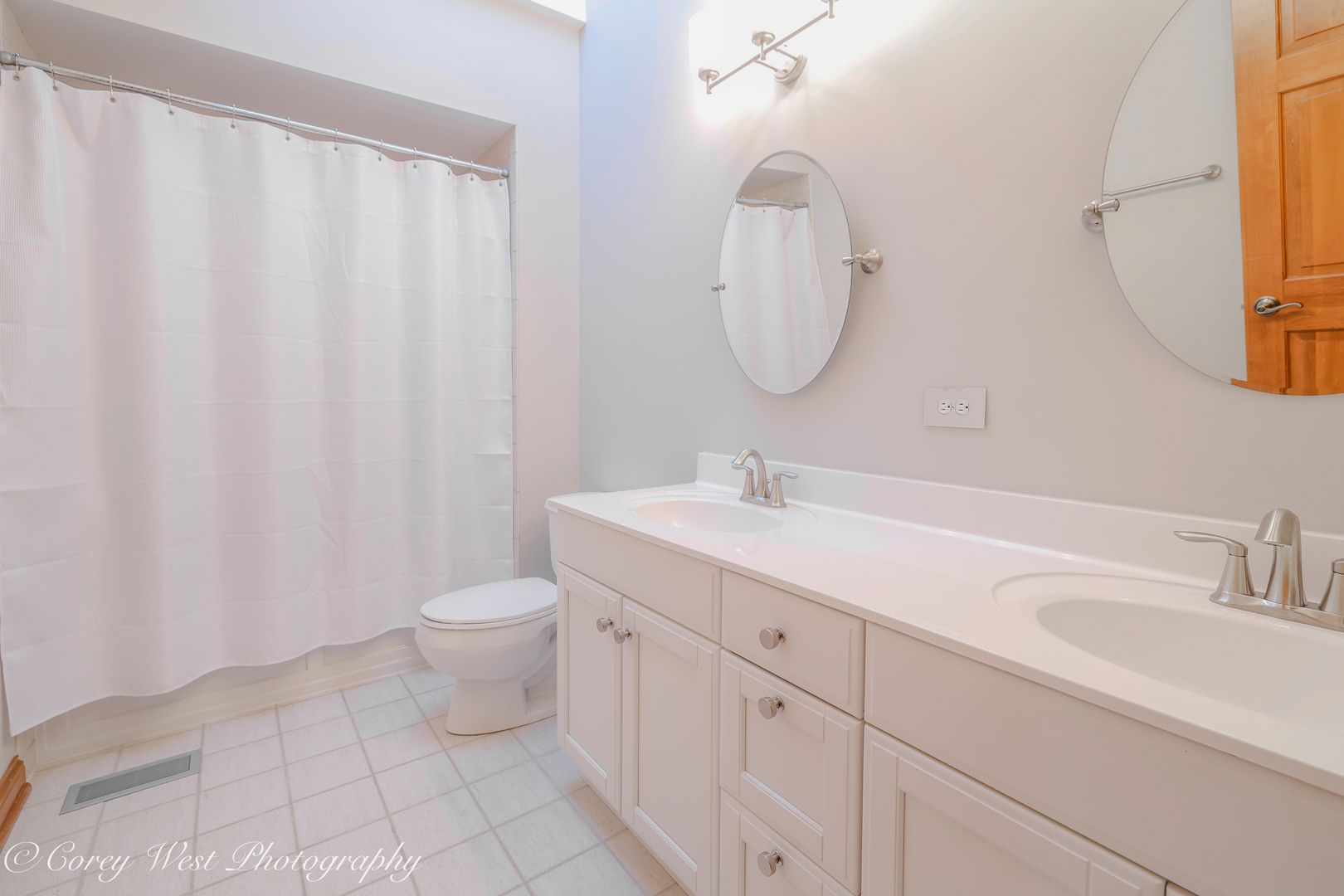 39W245 Pauley Square