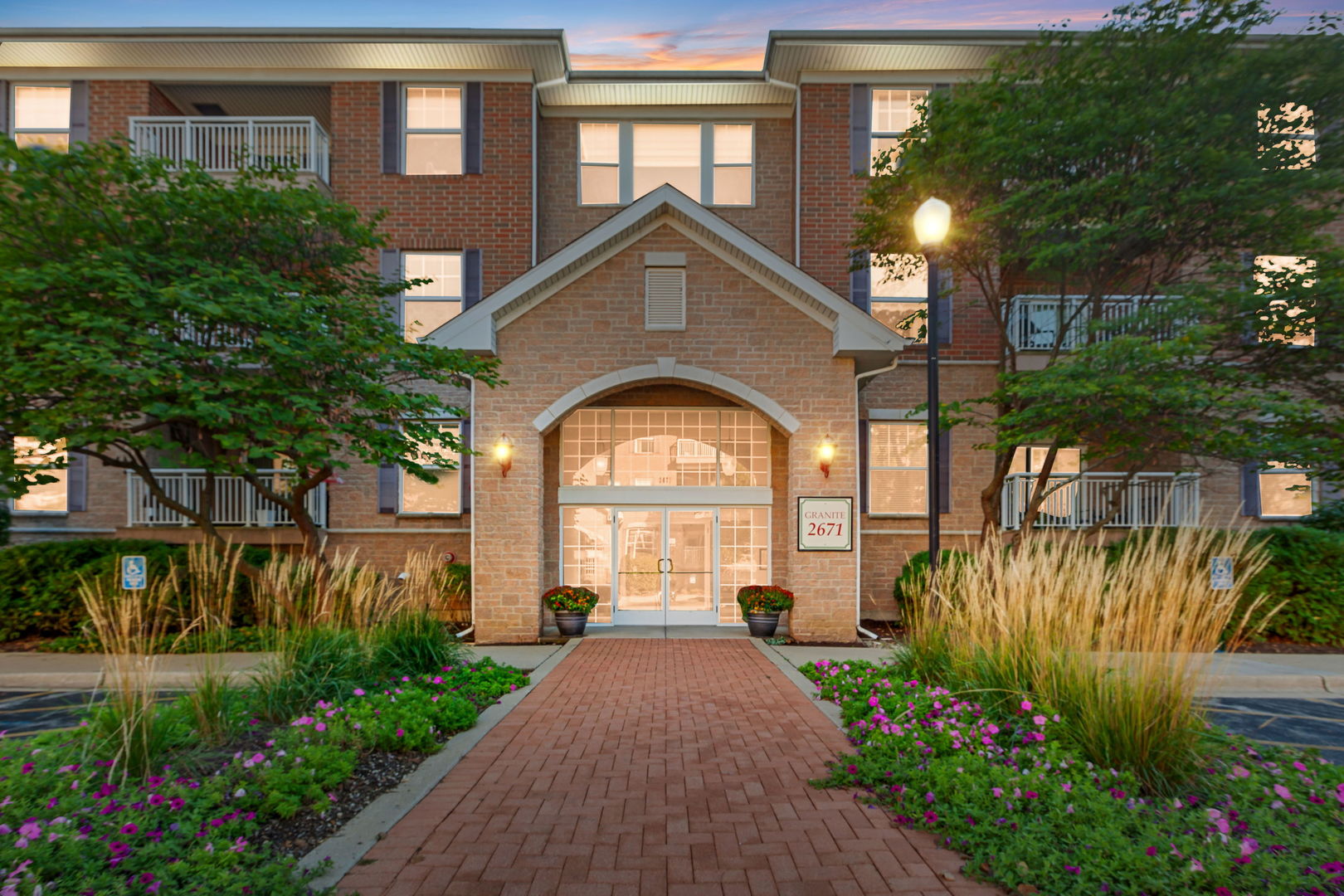 2671 Stone Circle Unit: 208