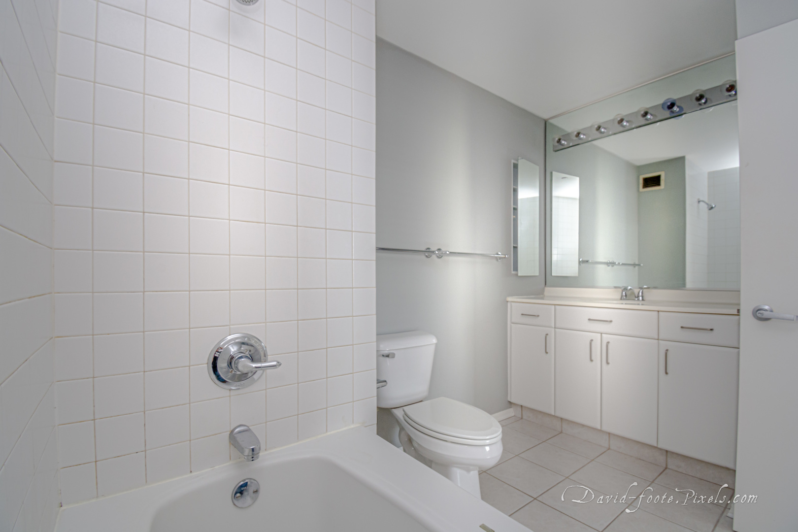 330 N Jefferson Street Unit: 2007
