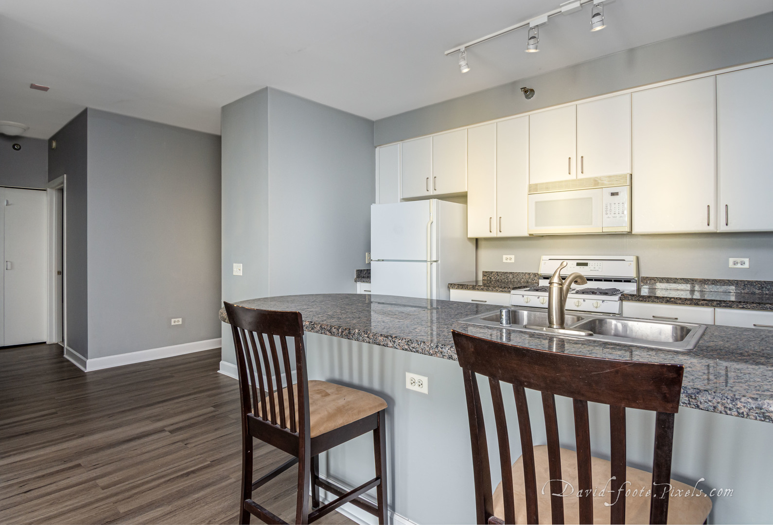330 N Jefferson Street Unit: 2007