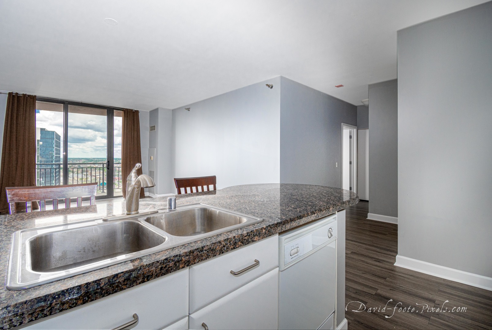 330 N Jefferson Street Unit: 2007