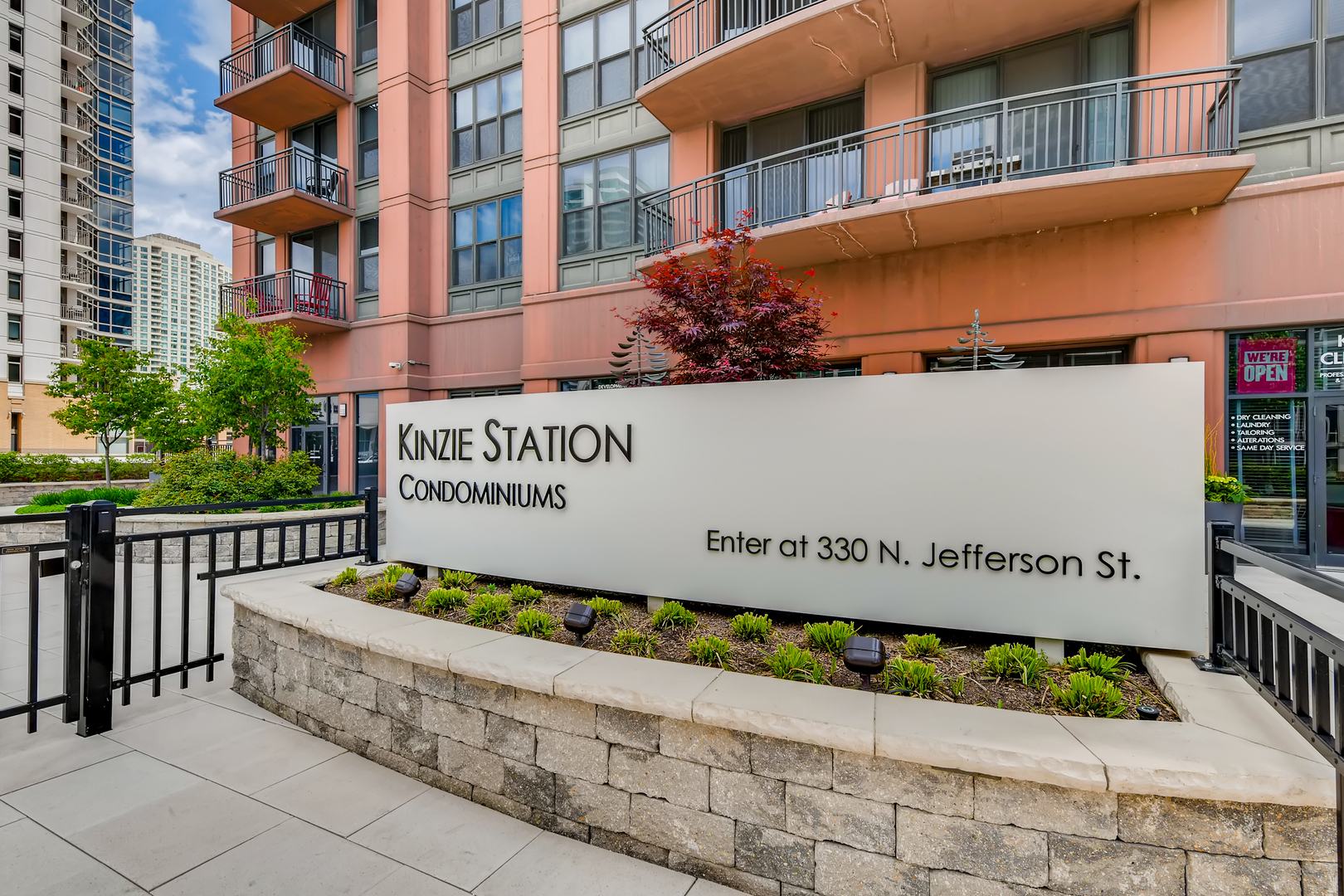330 N Jefferson Street Unit: 2007