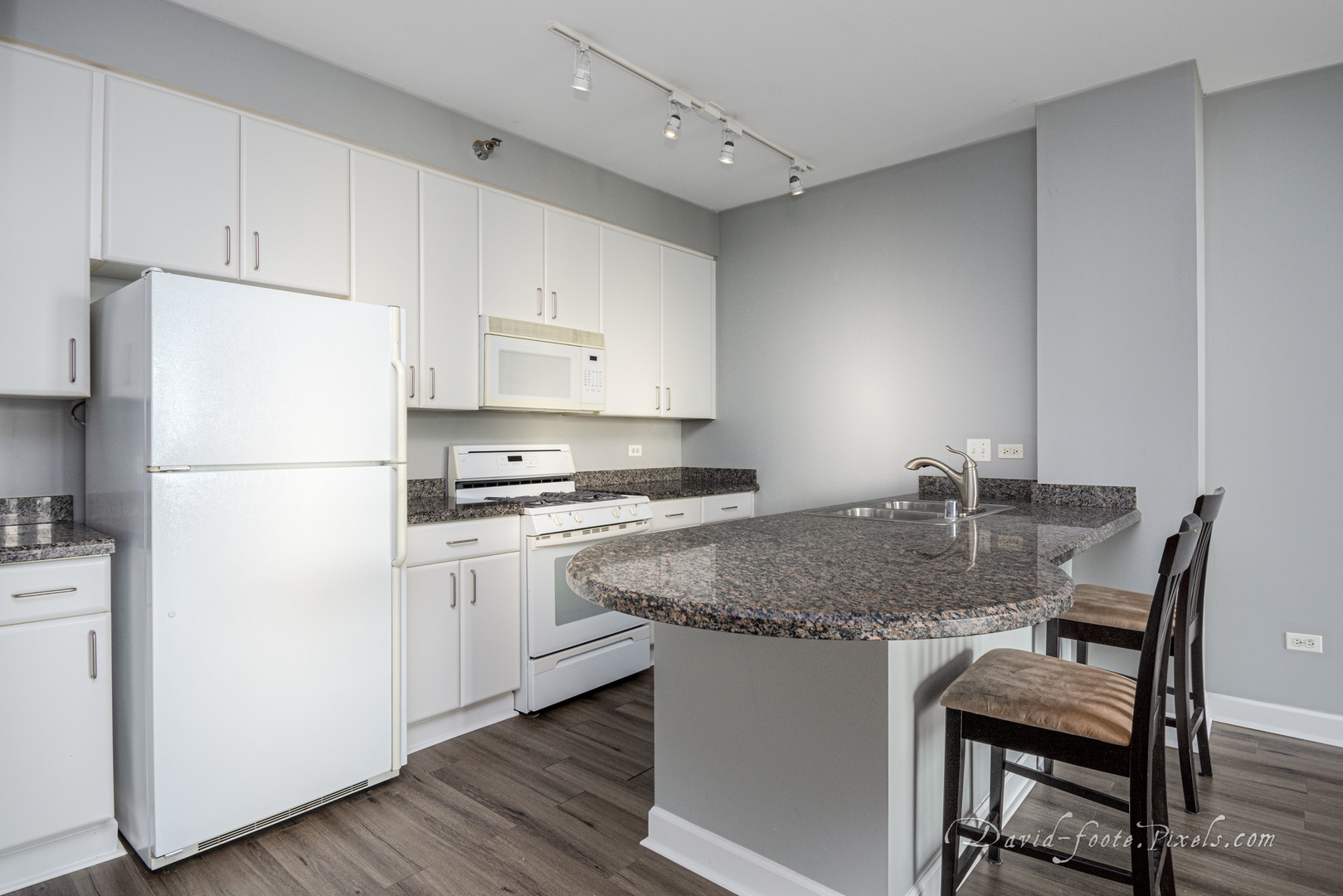330 N Jefferson Street Unit: 2007