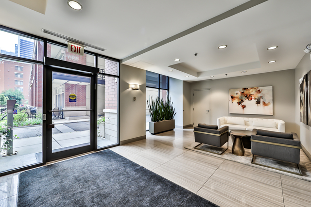 330 N Jefferson Street Unit: 2007