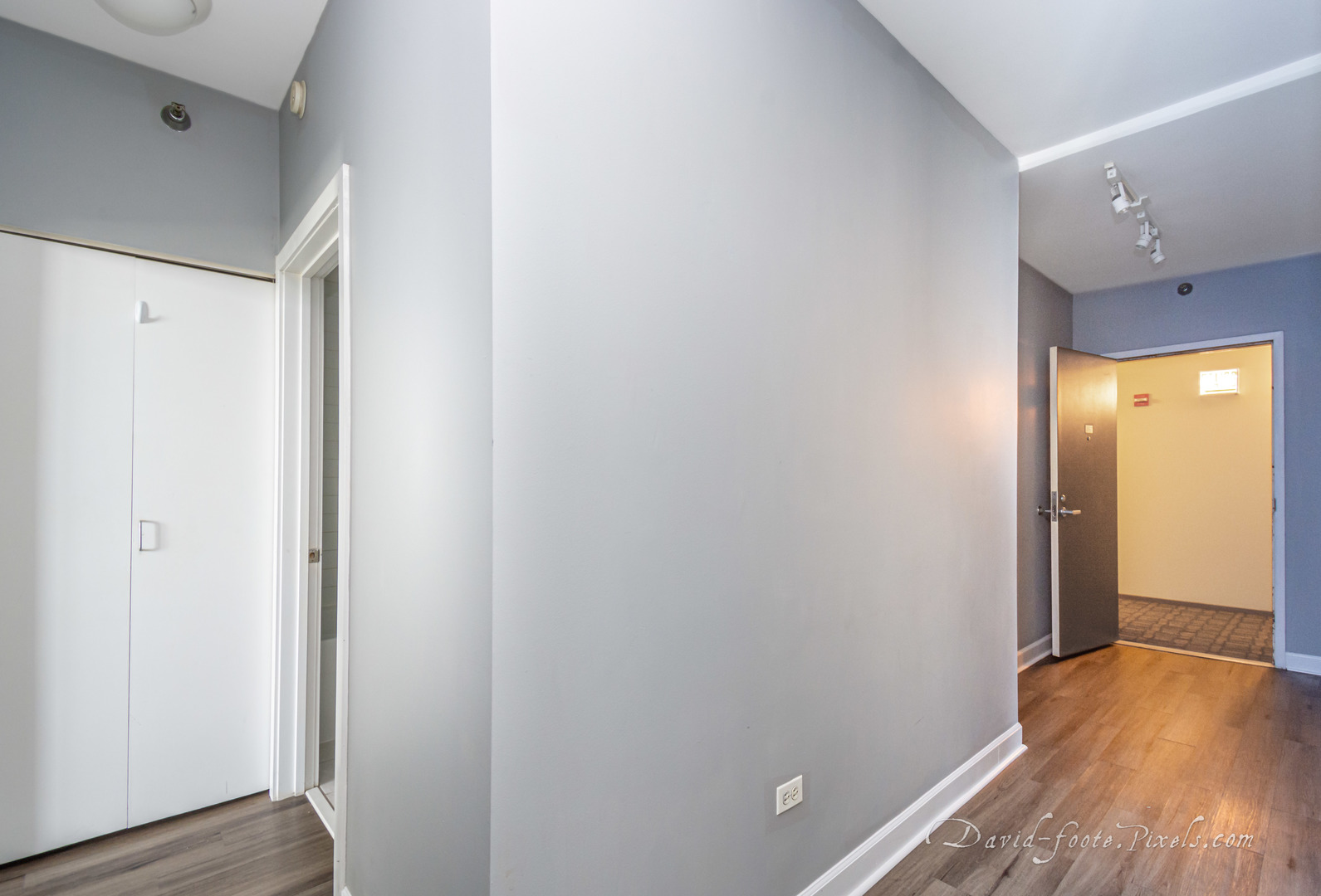 330 N Jefferson Street Unit: 2007