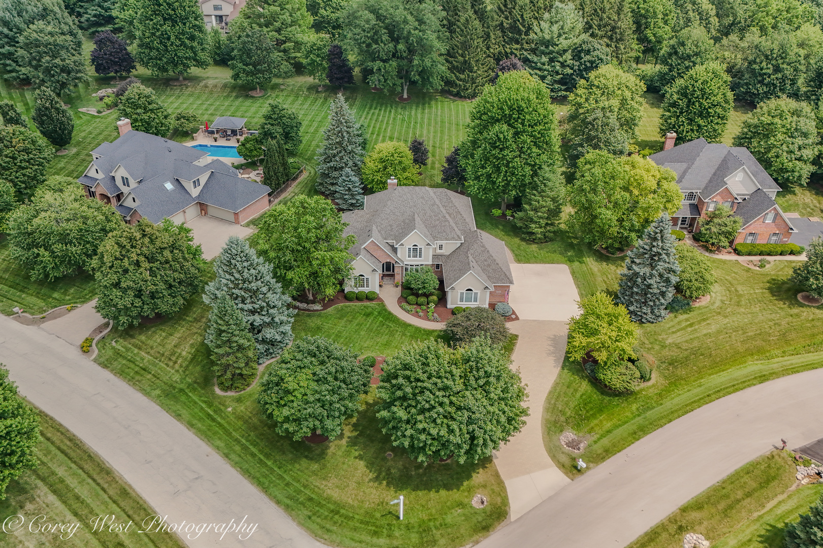 4N843 W Woods Drive