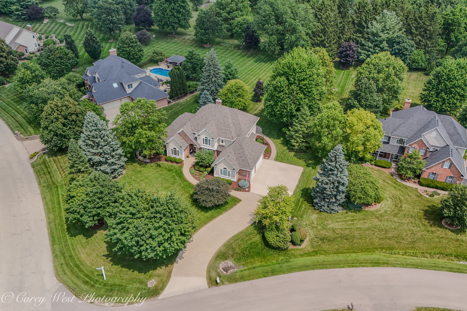 4N843 W Woods Drive