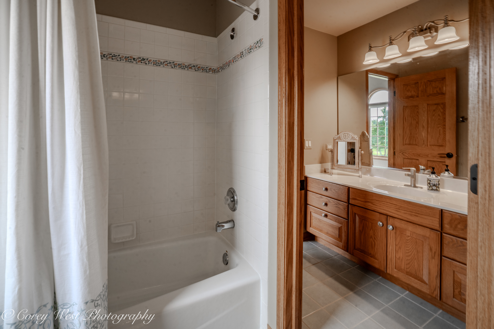 4N843 W Woods Drive