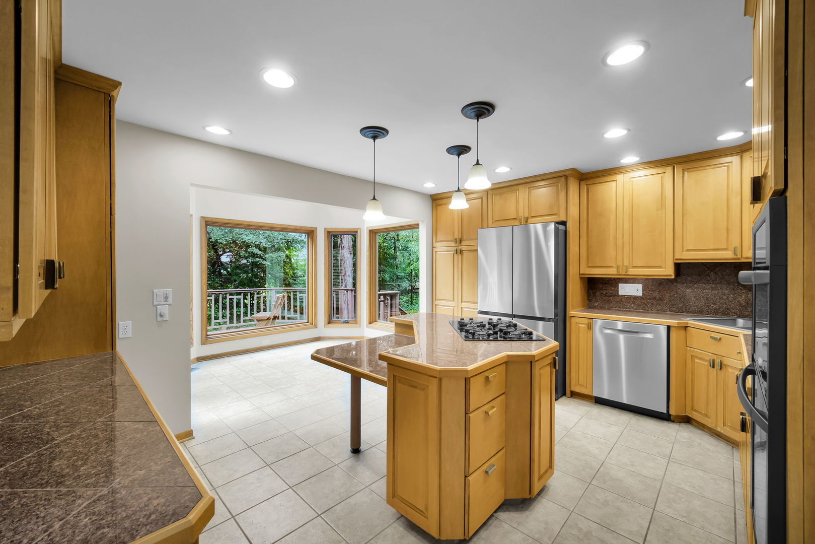 43W976 Oakleaf Drive