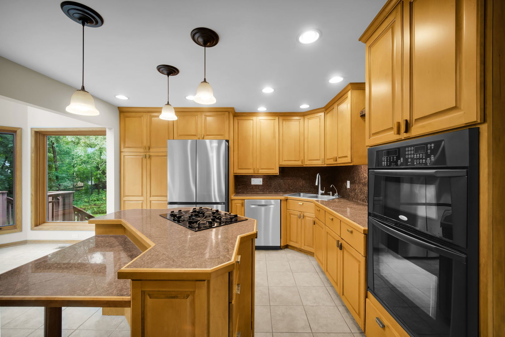 43W976 Oakleaf Drive