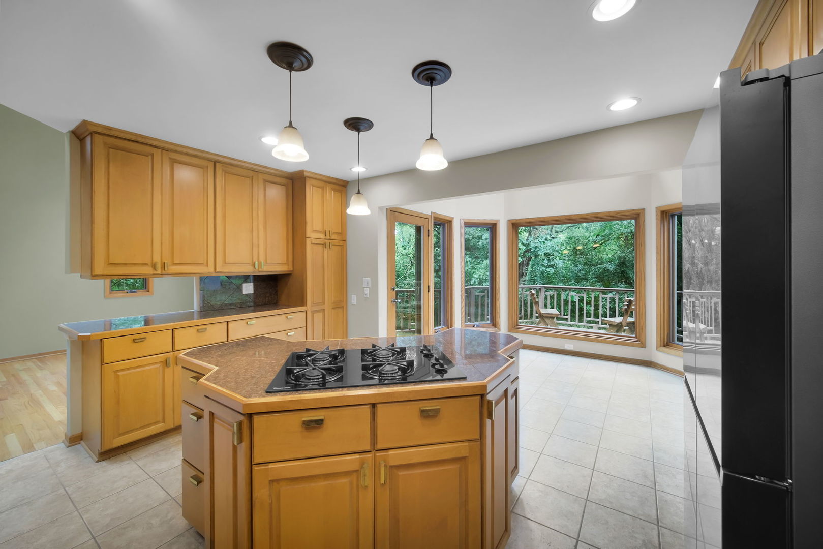 43W976 Oakleaf Drive