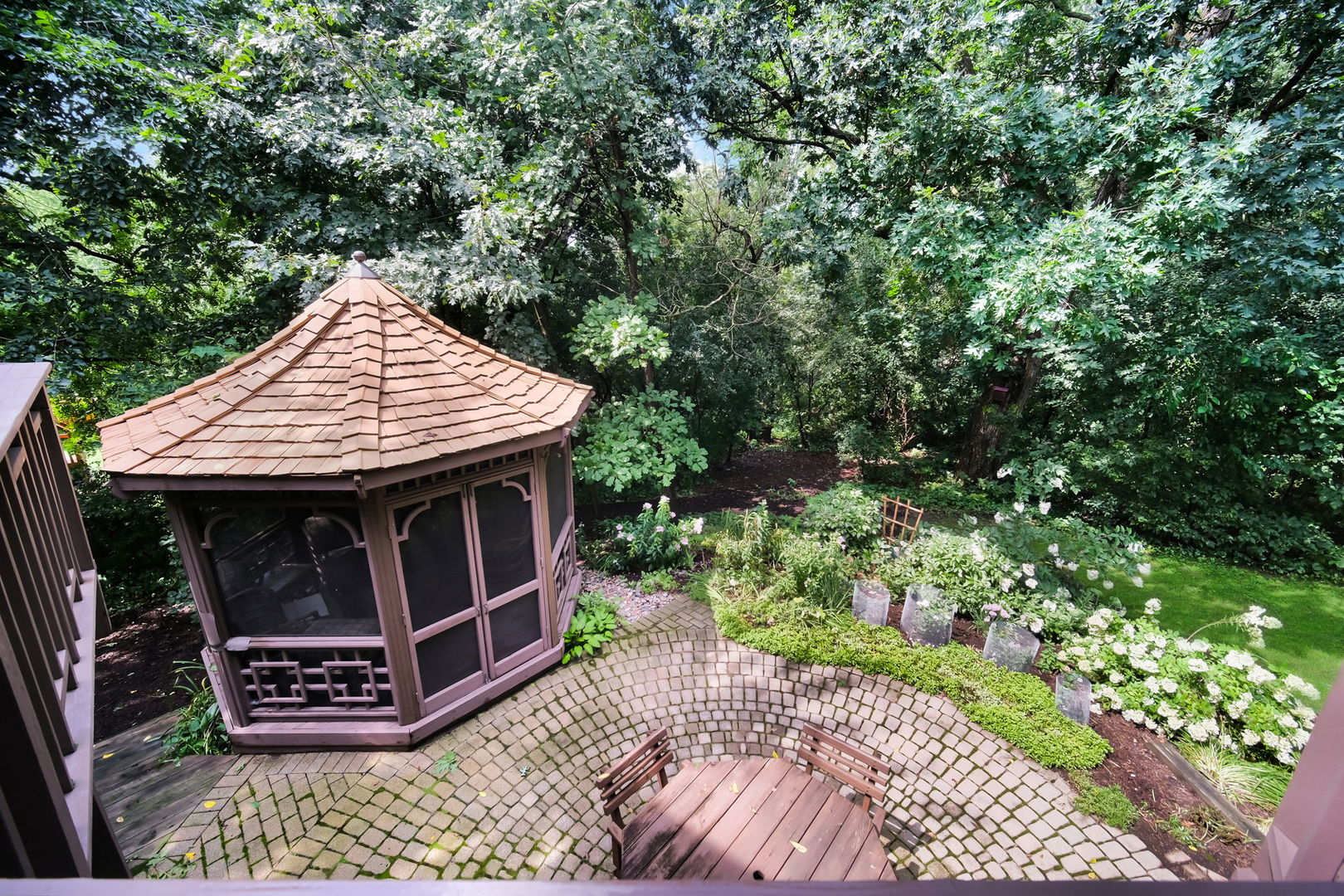 43W976 Oakleaf Drive