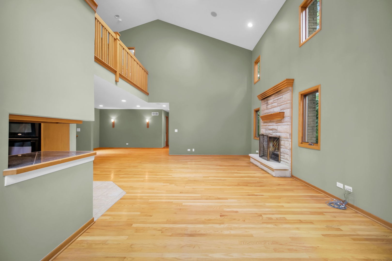 43W976 Oakleaf Drive