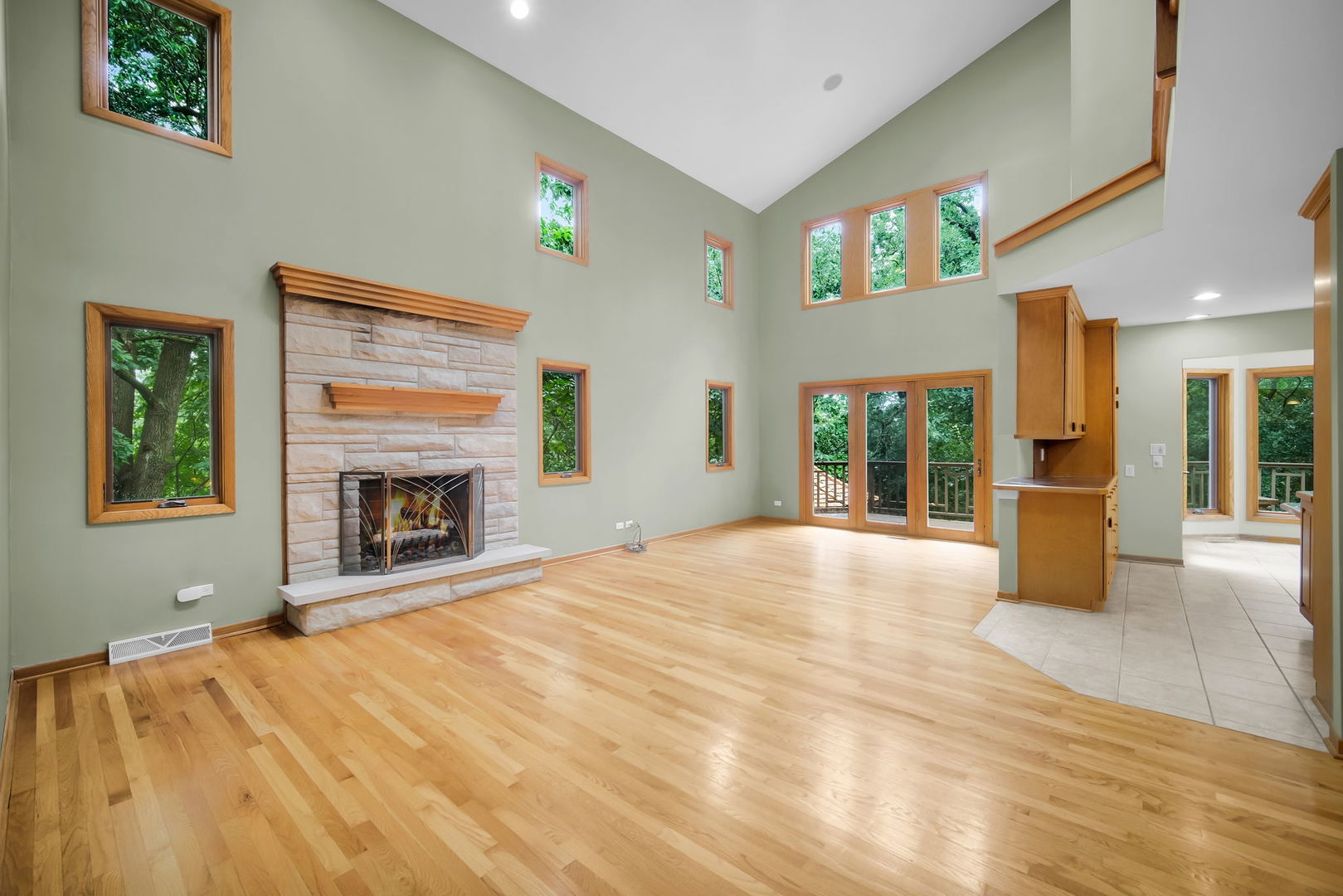 43W976 Oakleaf Drive