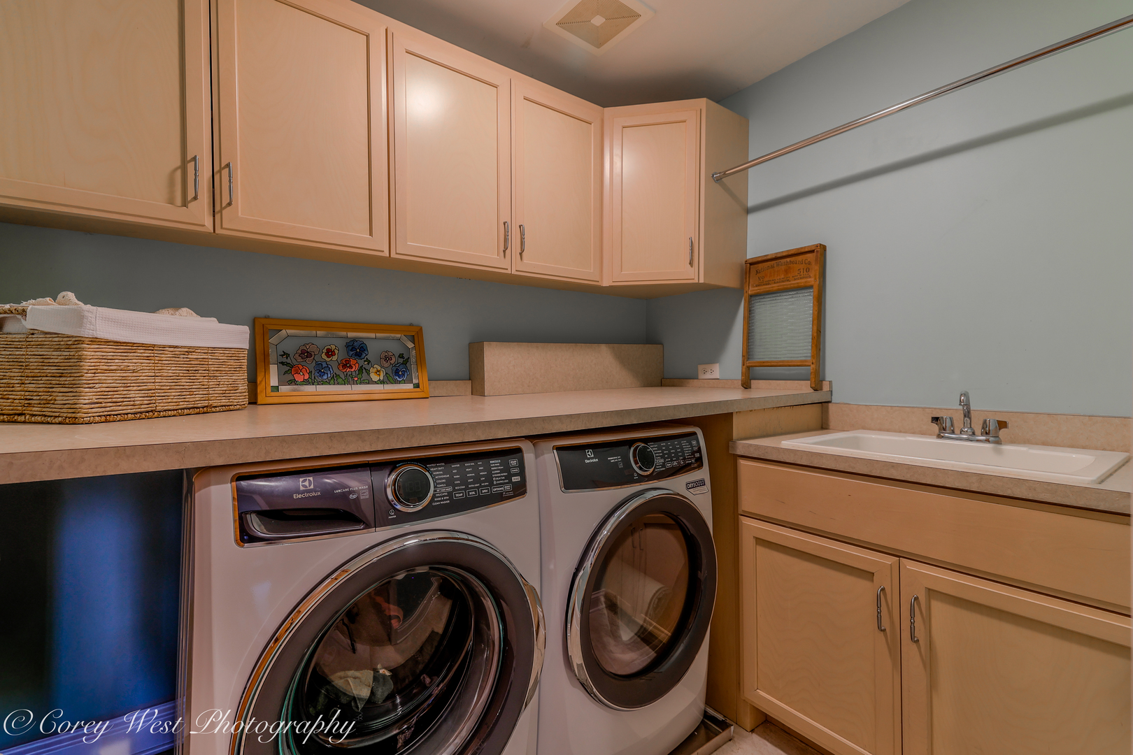 28W524 Wynn Avenue