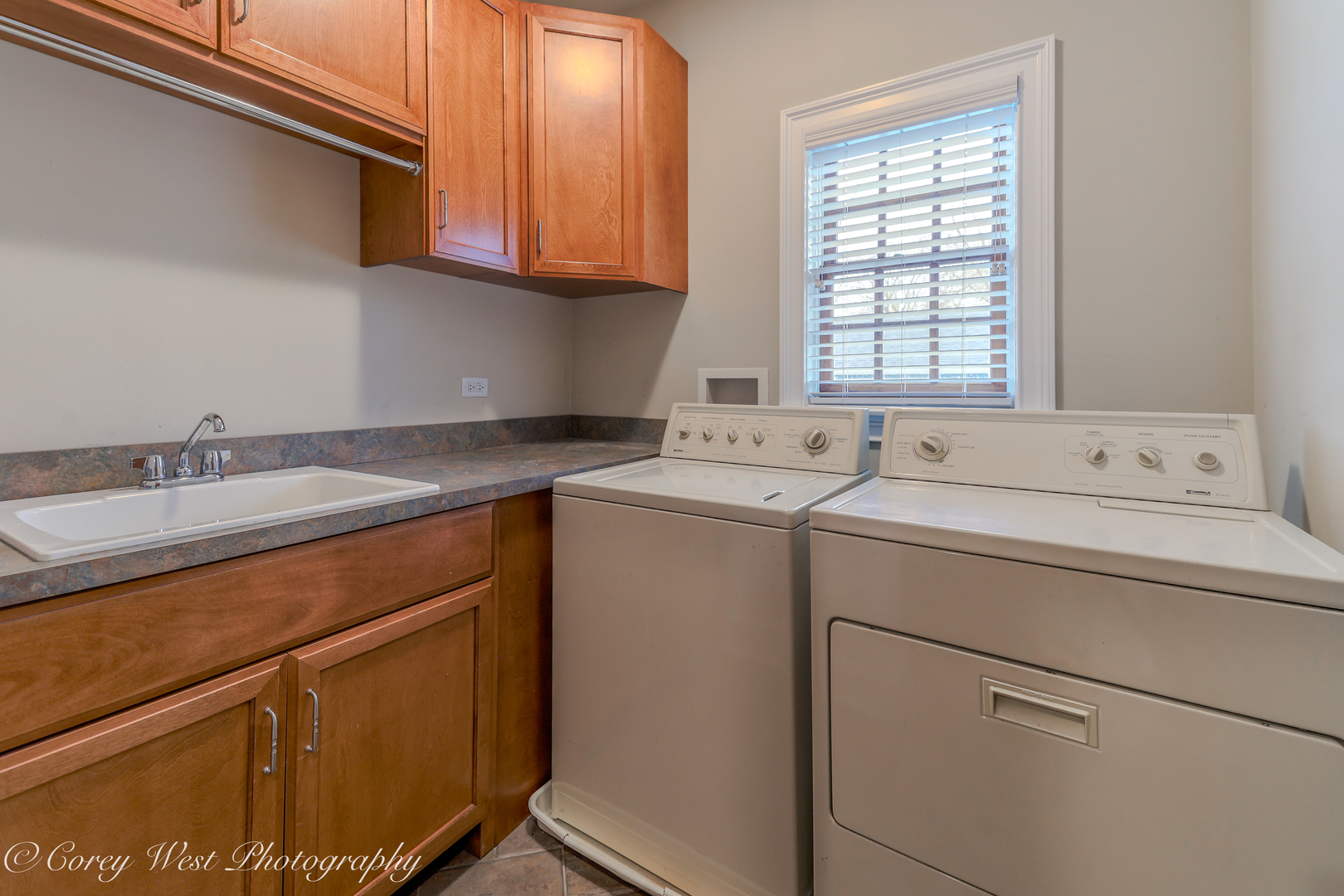 28W524 Wynn Avenue