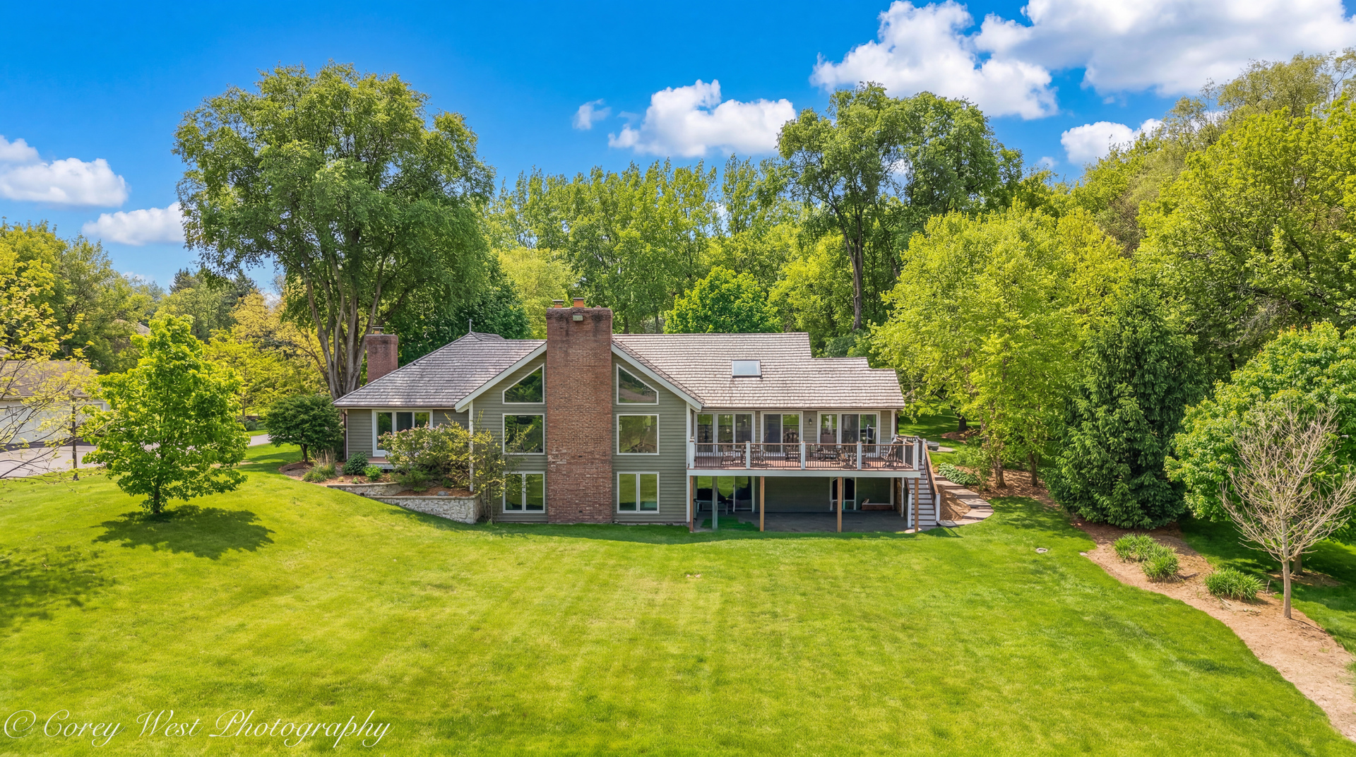 39W944 Deer Run Drive