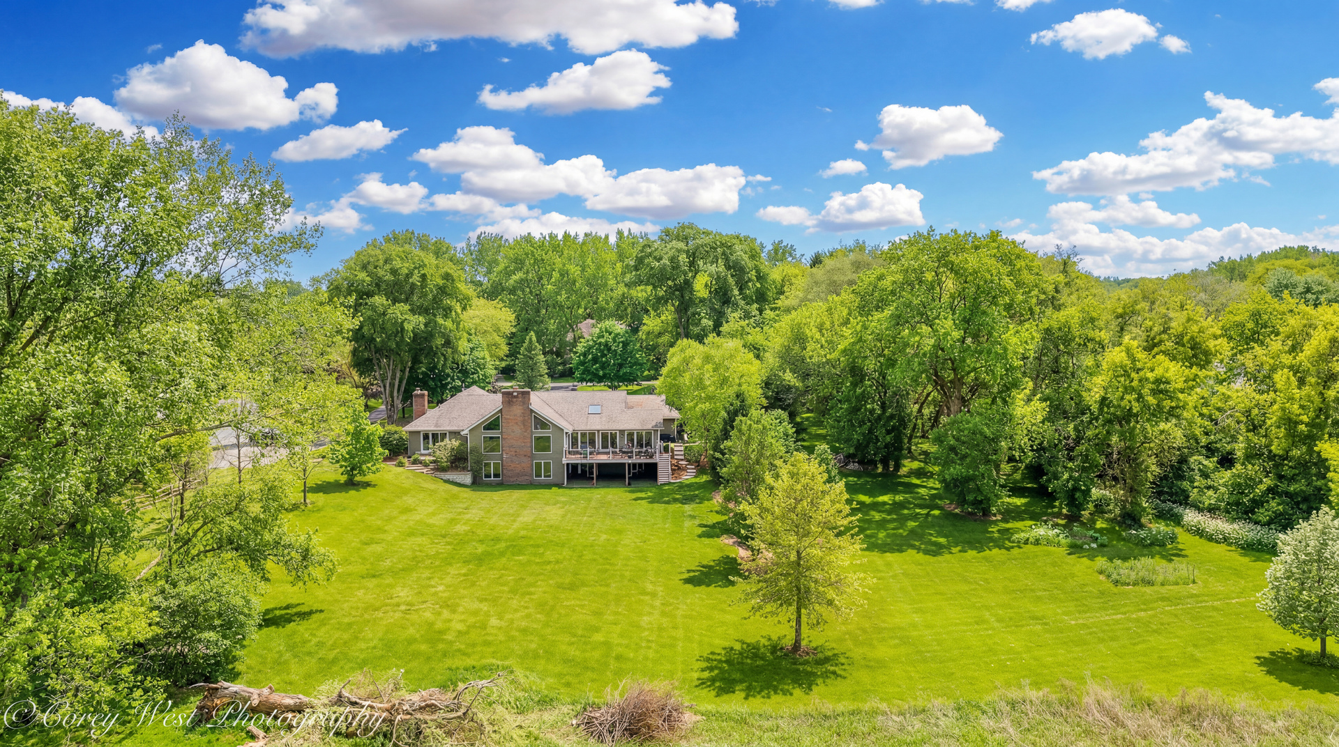 39W944 Deer Run Drive