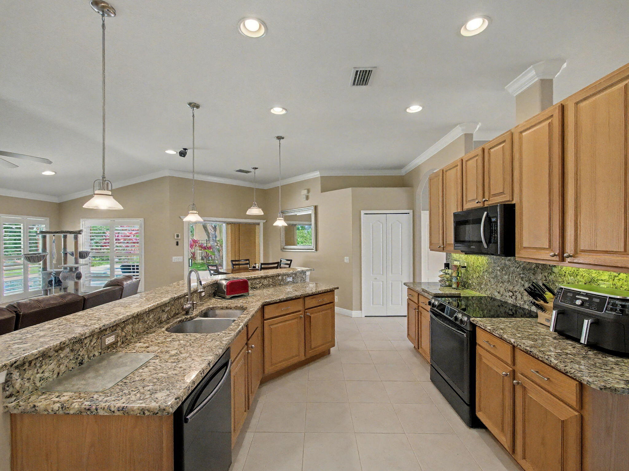 2041 SW Panther Trace