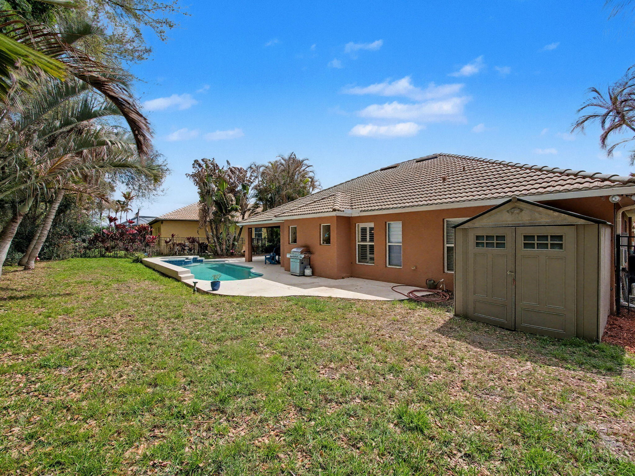 2041 SW Panther Trace