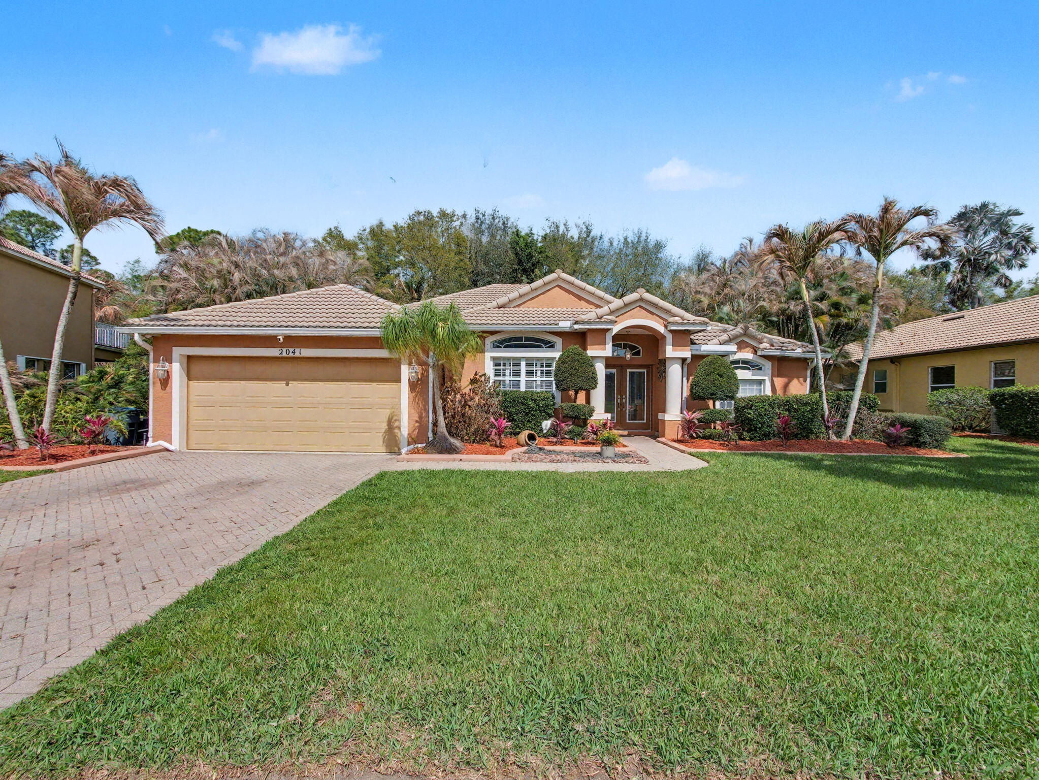 2041 SW Panther Trace