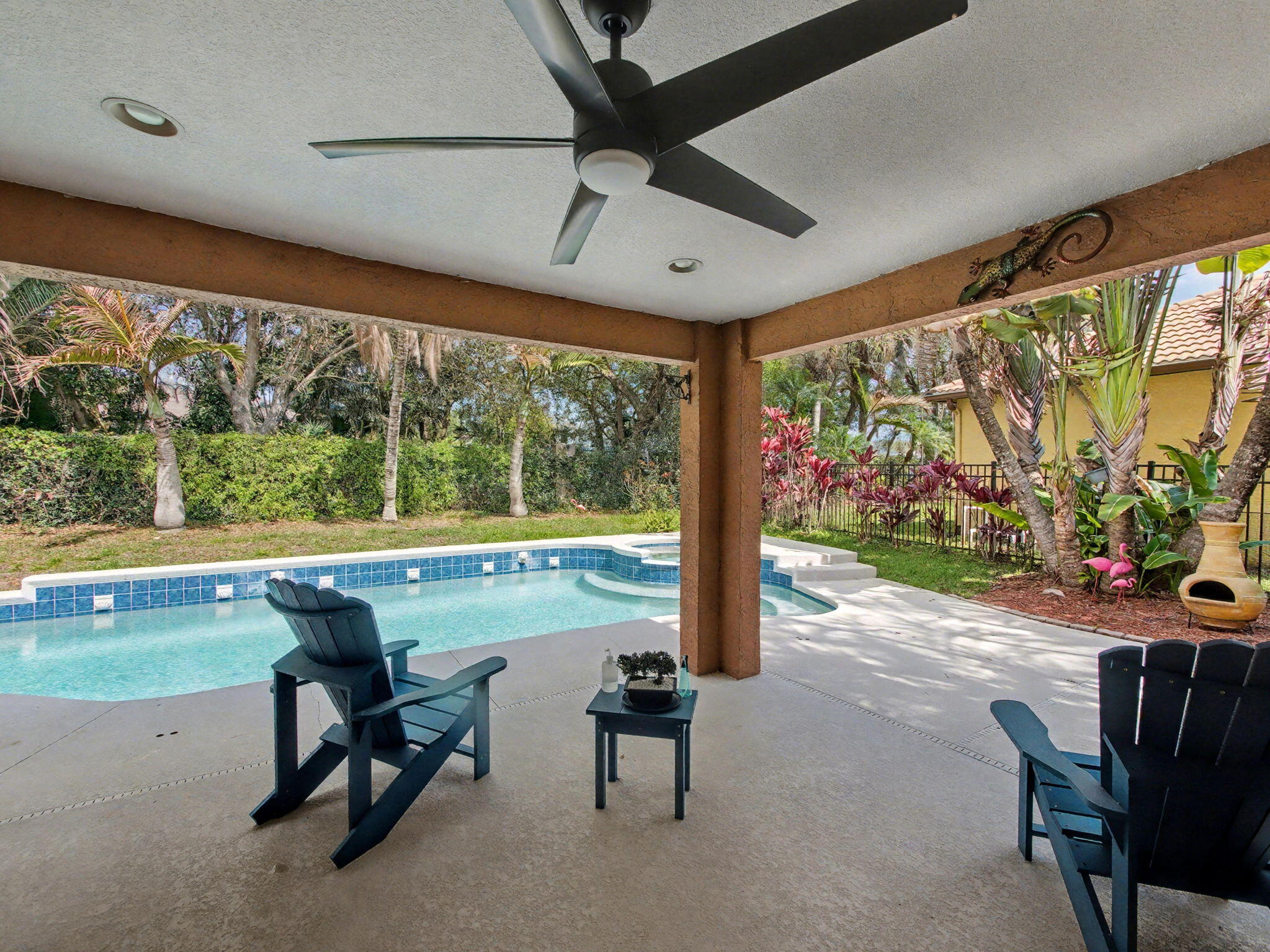 2041 SW Panther Trace