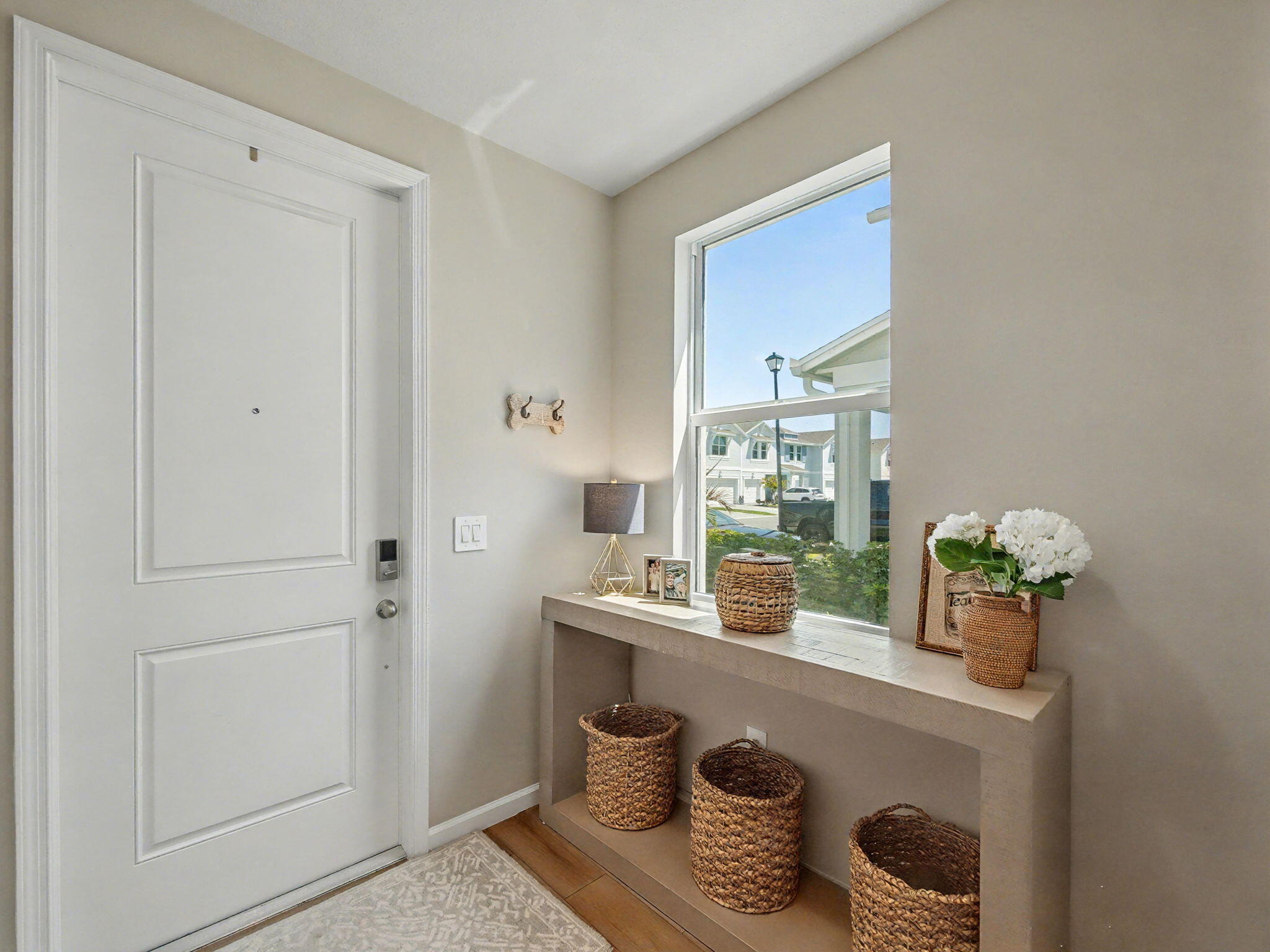 5747 SE Edgewater Circle