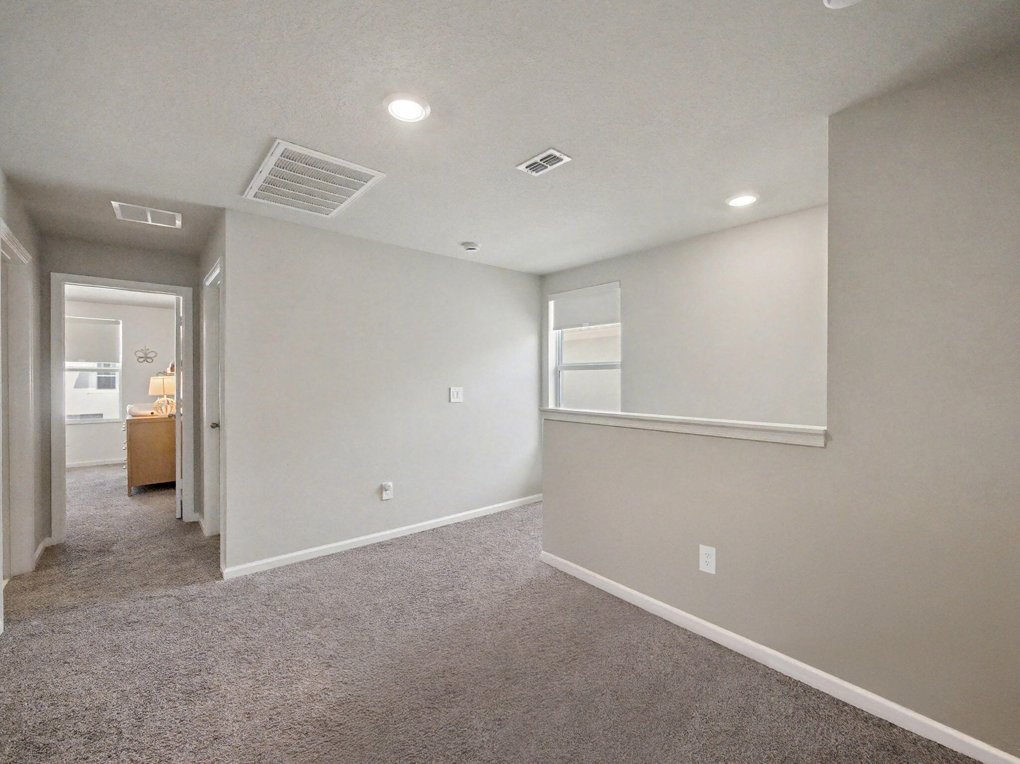 5747 SE Edgewater Circle