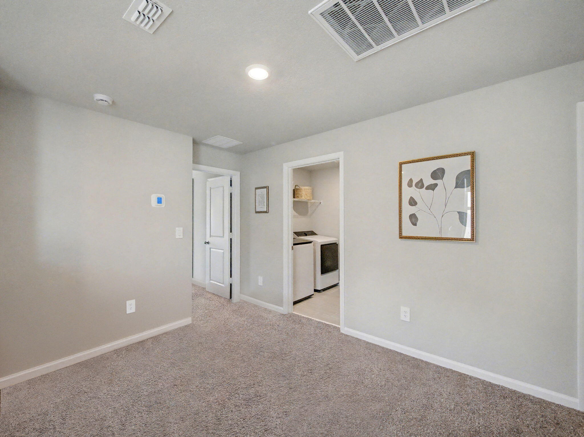 5747 SE Edgewater Circle