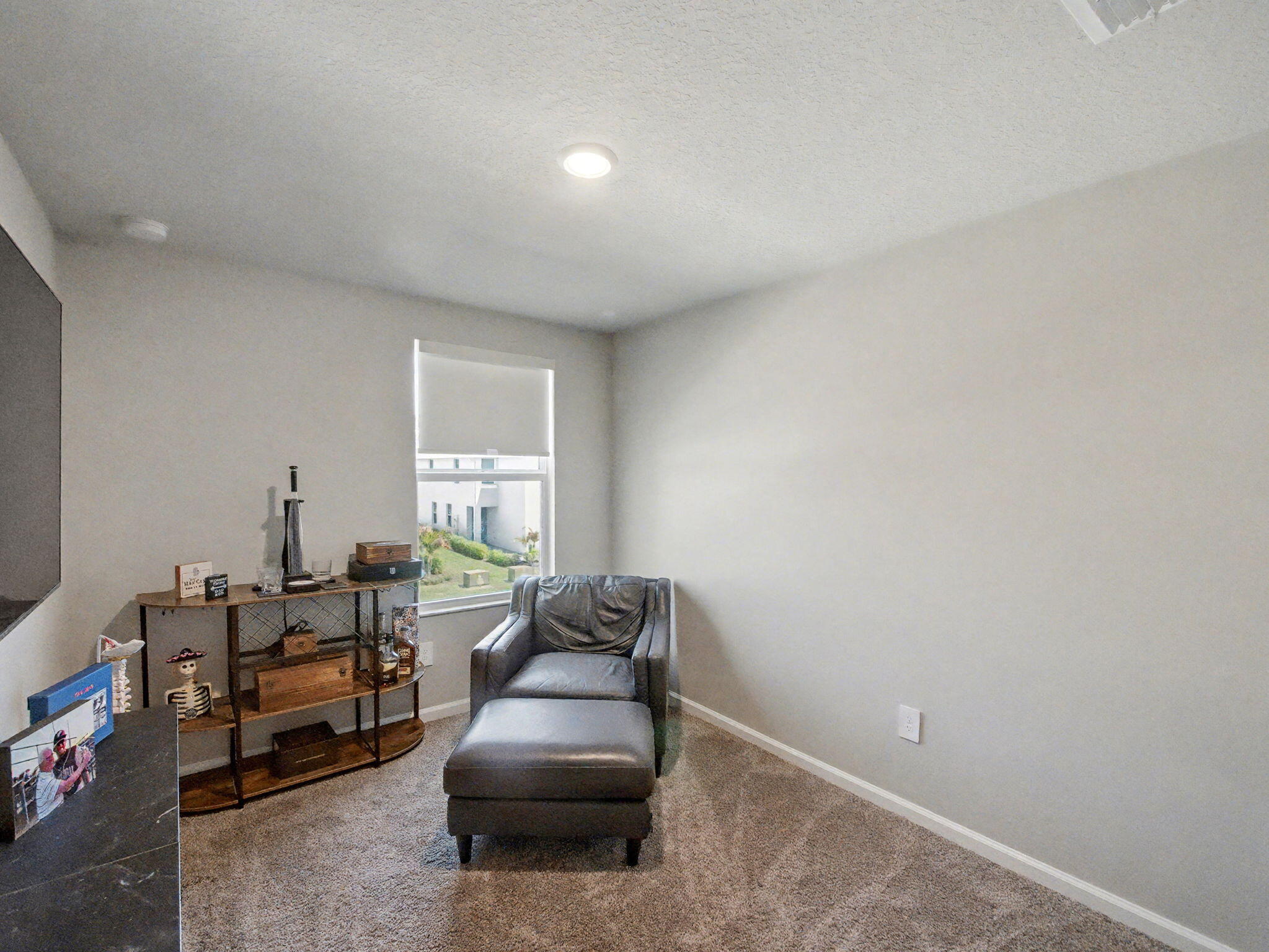 5747 SE Edgewater Circle